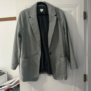 Women’s plaid blazer